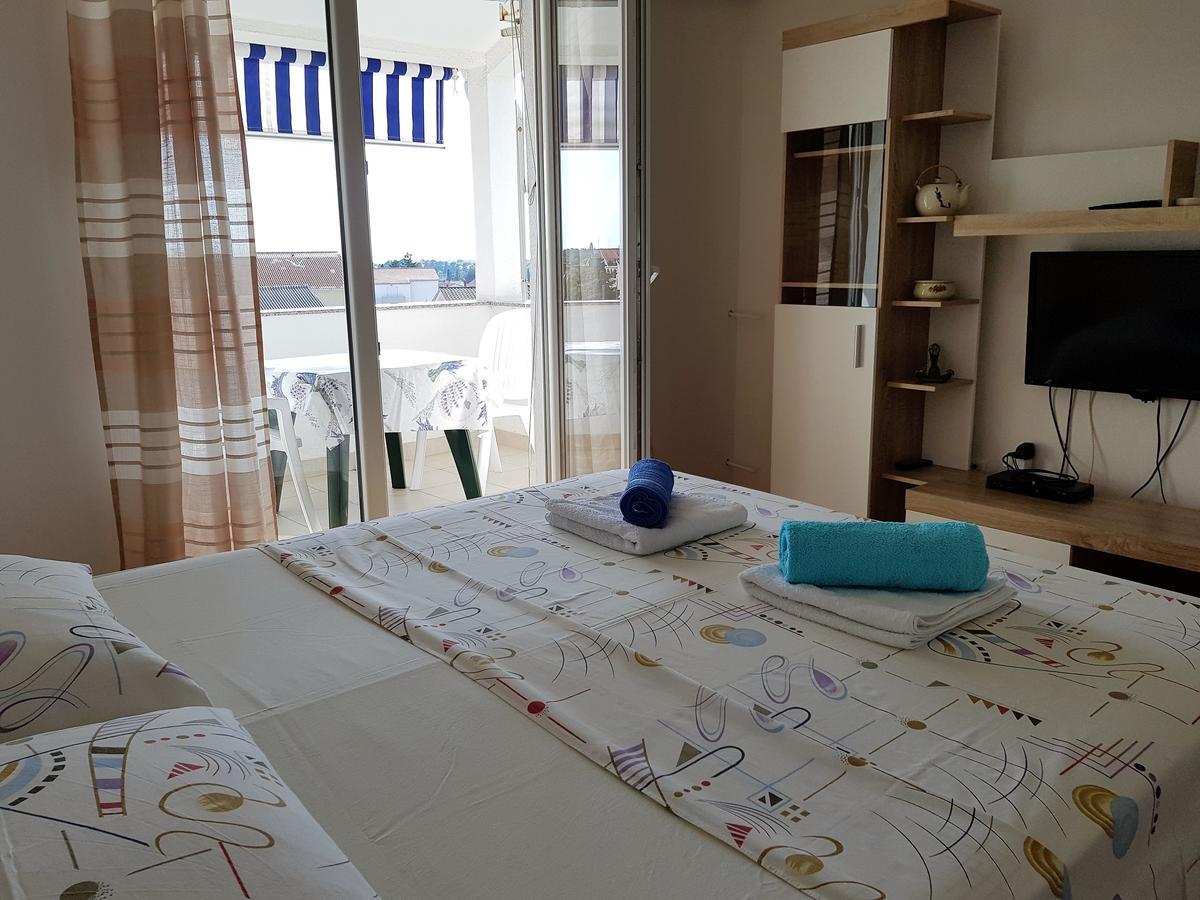 Apartments Monica ノヴァリャ エクステリア 写真